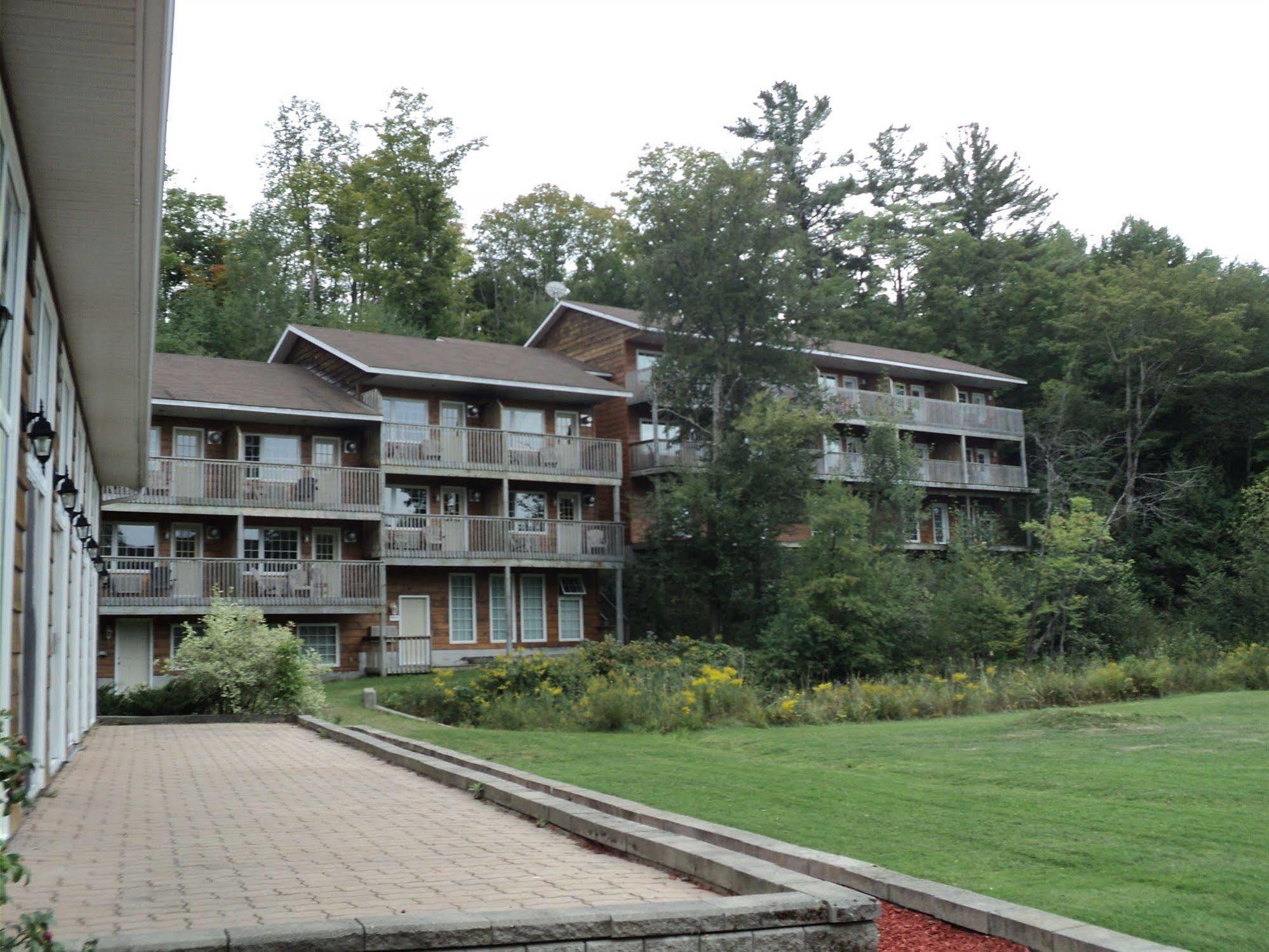 The Grand Tappattoo Resort, Ascend Hotel Collection Otter Lake Extérieur photo